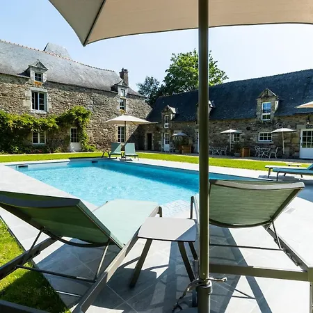 Manoir Du Vau D Arz Et D Hotes Avec Piscine